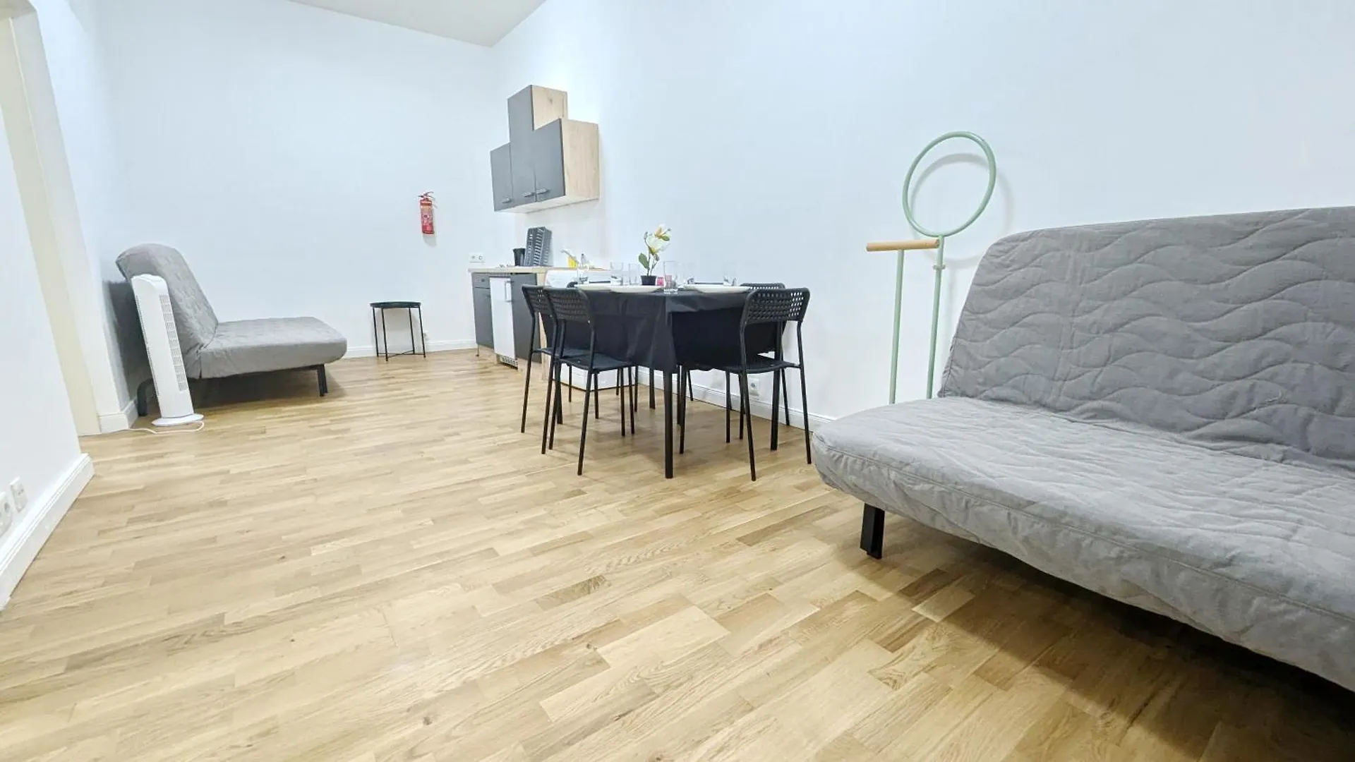 Spacious Apartment In A Lively Area Viena