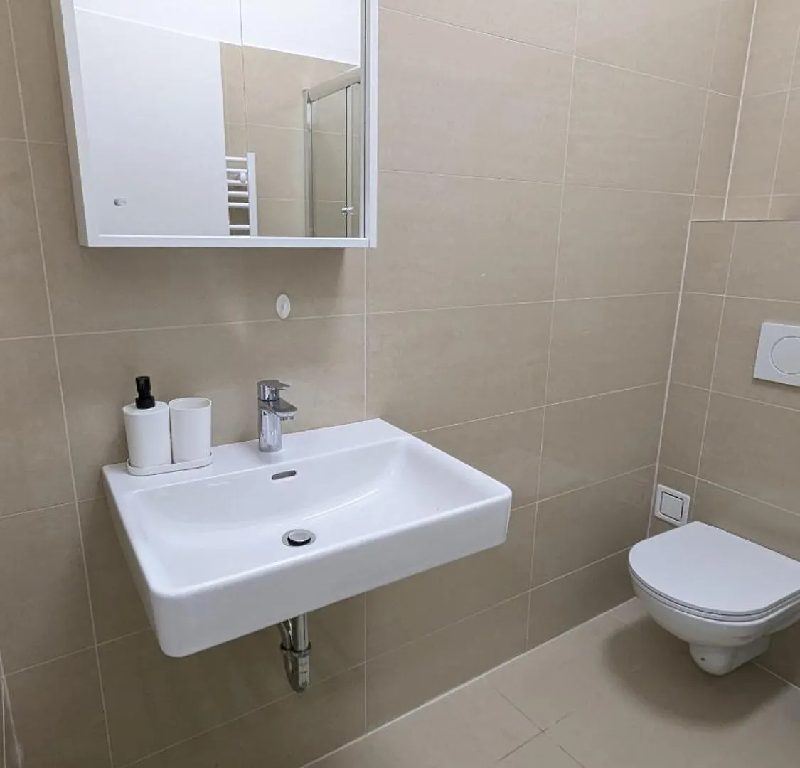 Spacious Apartment In A Lively Area Viena