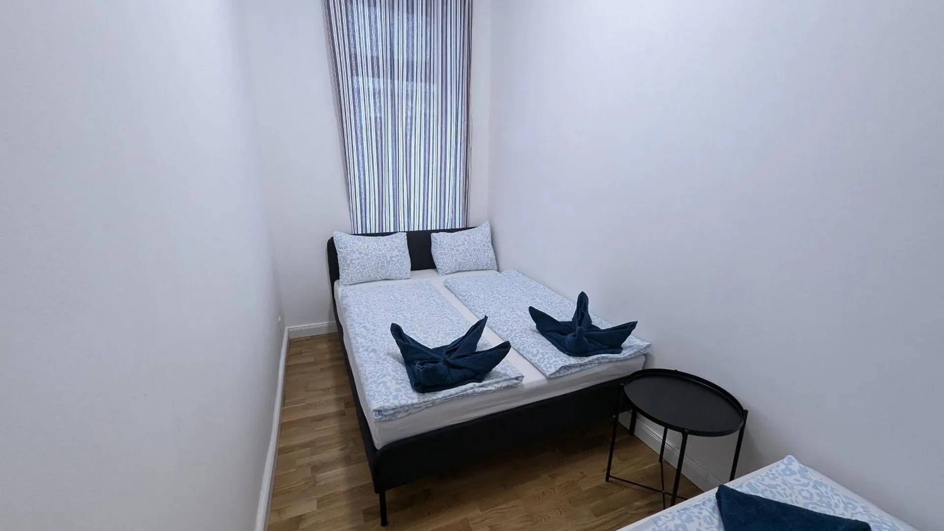 Spacious Apartment In A Lively Area Viena 0*,