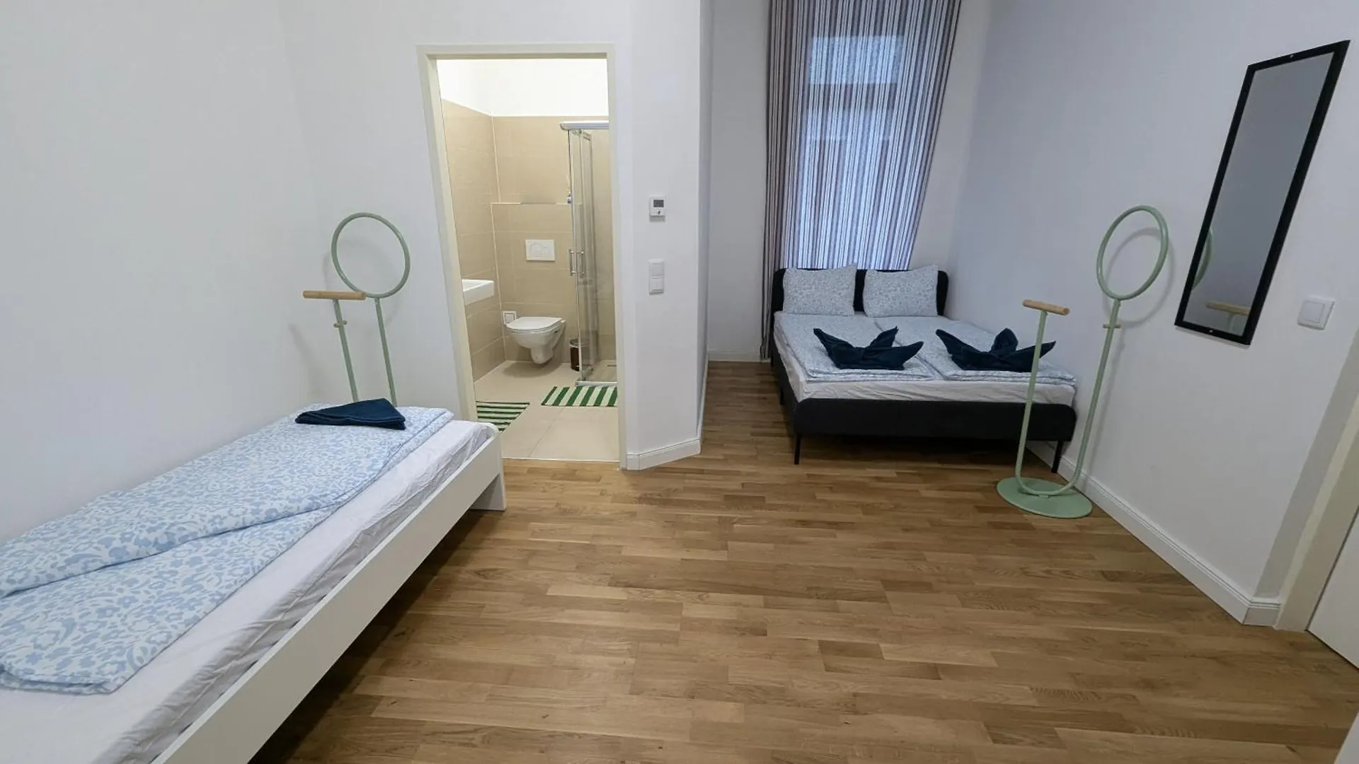 Spacious Apartment In A Lively Area Viena