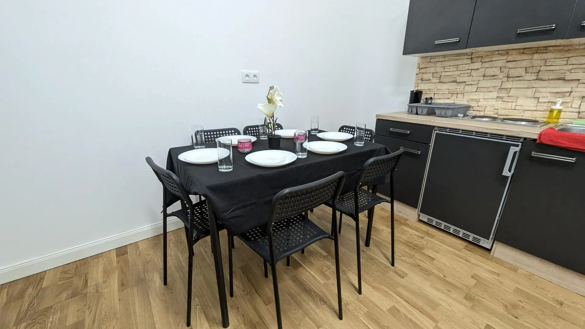 Spacious Apartment In A Lively Area Vienna Austria